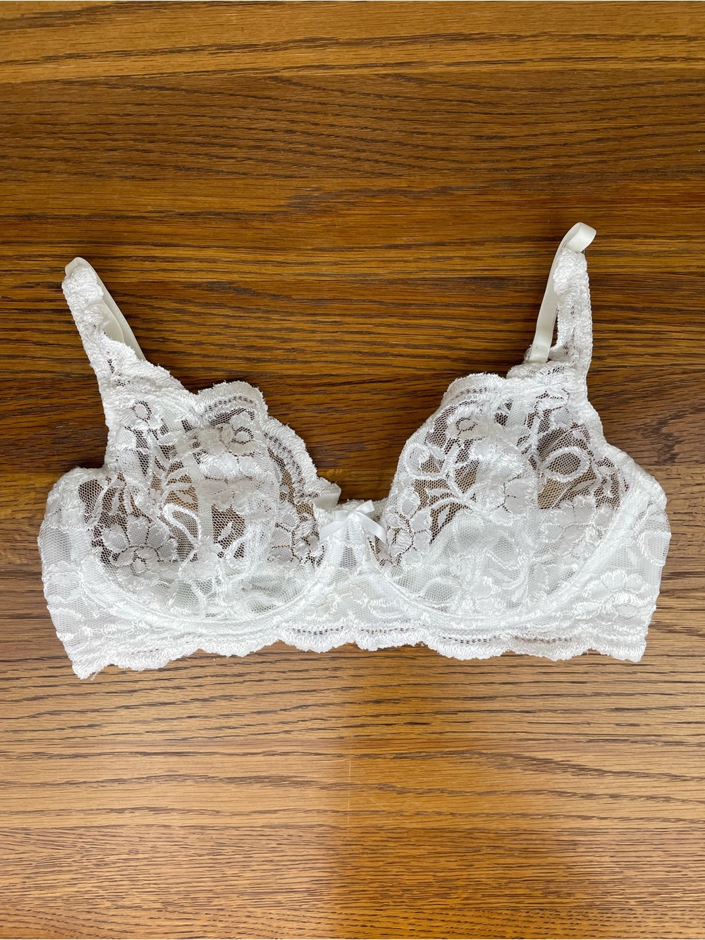Vintage 2012 Victoria’s Secret Gold Label White Lace Bra 38D